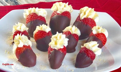 How To Make Chocolate-Dipped Cheesecake-Stuffed Strawberries - ChefAlli.com