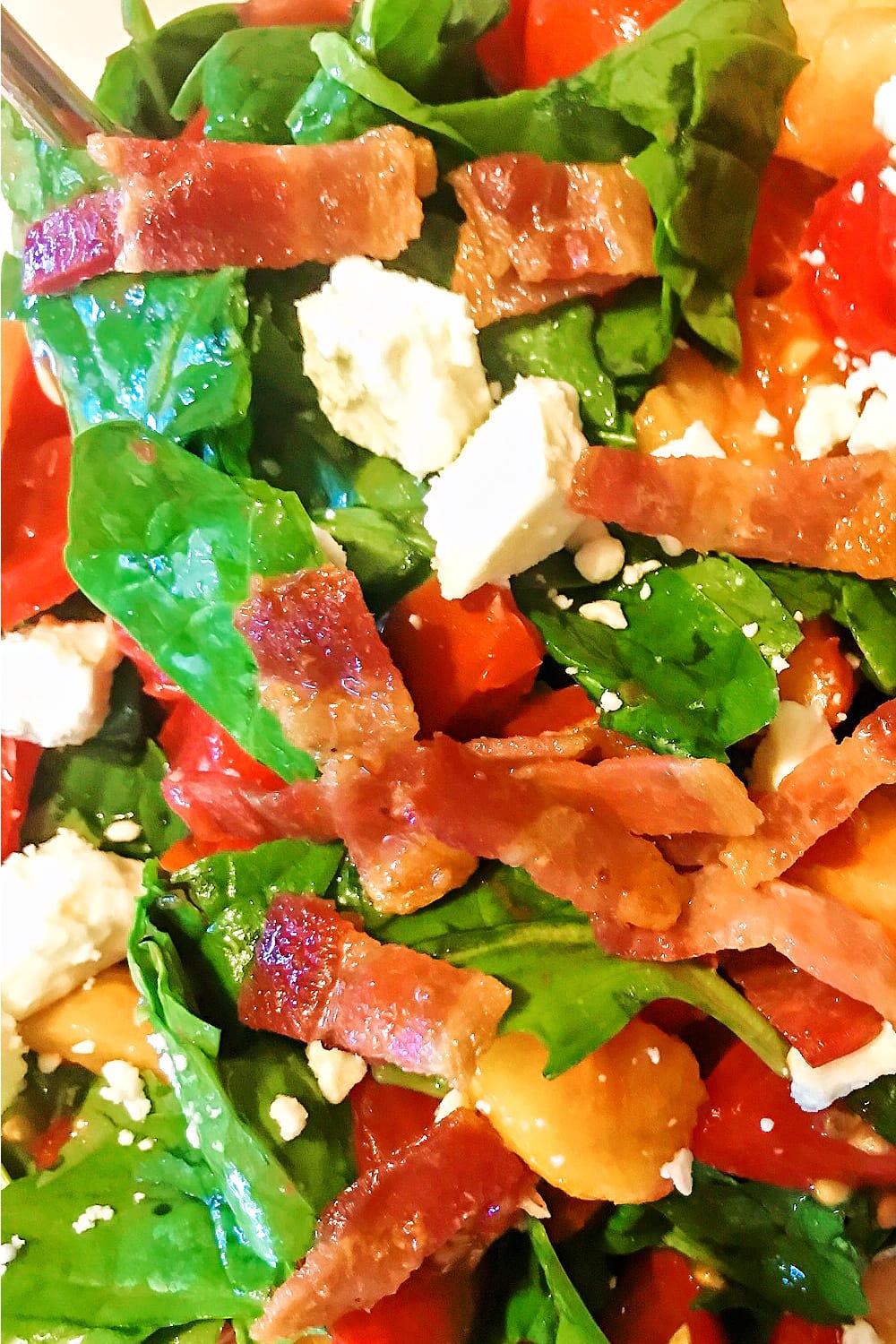 Peach and Tomato Salad with Arugula and Bacon. 