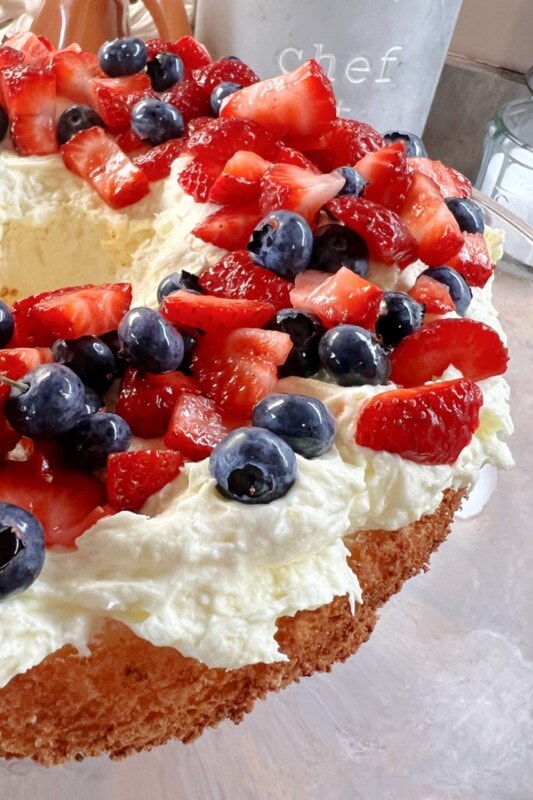 Lemon Cloud Angel Food Cake - ChefAlli.com