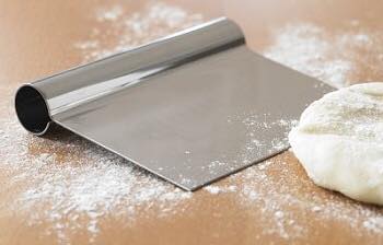 Bench Scraper Baking Tools with Measurement Multi-Purpose Noodle knife for Baking and Flexible Plastic Dough Scraper Set Scraper with spoon 