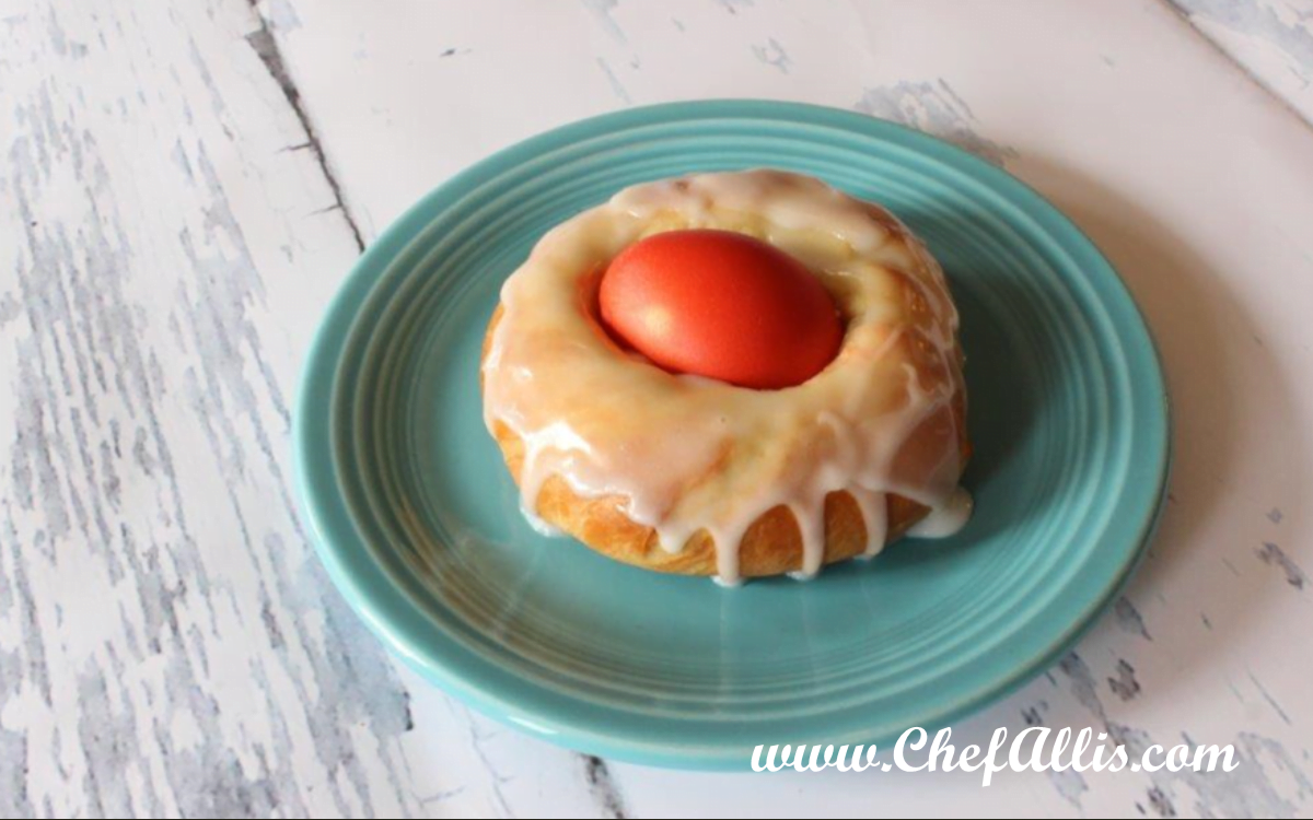 Make Easter special with a bird nest treat.