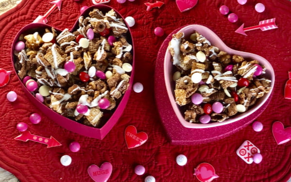 Craving a little salty/sweet crunchy combo? This munch mix is super simple and crazy addictive..watch out! My family has a definite love/hate relationship with this Salted White Chocolate Crunch, and I'm betting yours will, too.