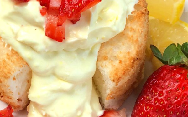 Calling all angel food cake lovers! Strawberry Lemon-Lava Angel Cakes make the perfect baby desserts for Spring and Summer gatherings when you just gotta have some sort of sweet treat to end the meal.