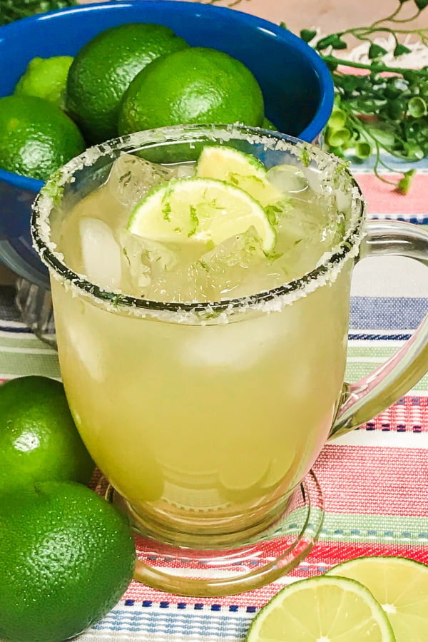 Skinny Margarita Recipe (Pitcher Margaritas) - The Wooden Skillet