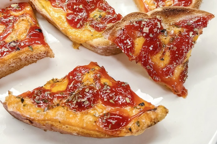 Air Fryer Breakfast Pizzas