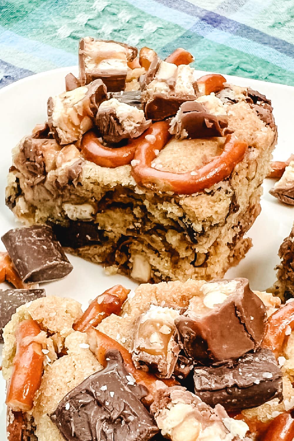 Fat and moist Chocolate Chunk Snickers Bar Cookies ready to enjoy. 