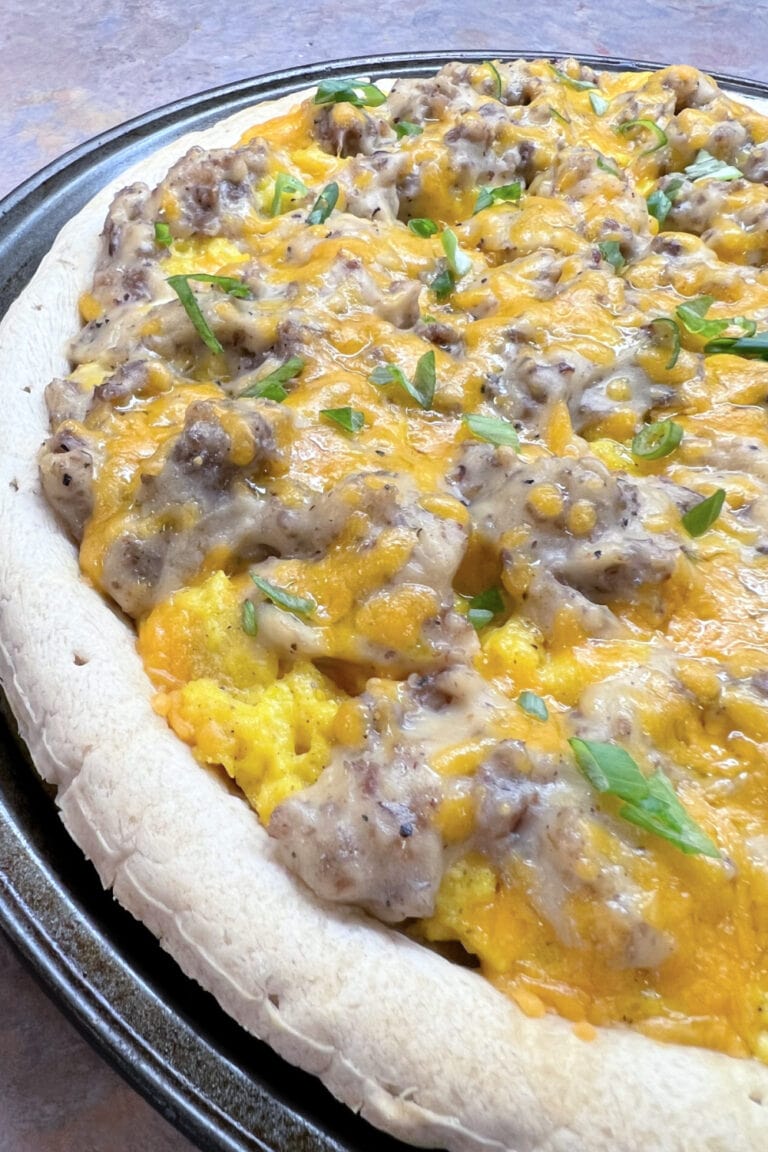 Sausage Gravy Breakfast Pizza