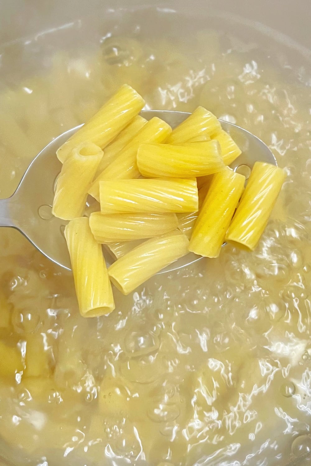 Rigatoni pasta that has been cooked to the al dente stage. 