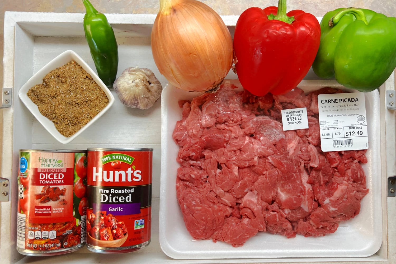 The main ingredients needed to make Carne Picada.