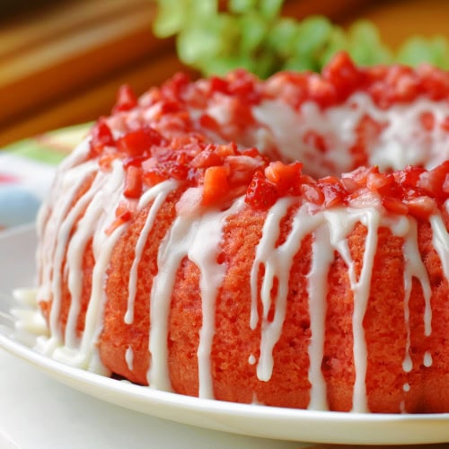 Easy Strawberry Pound Cake