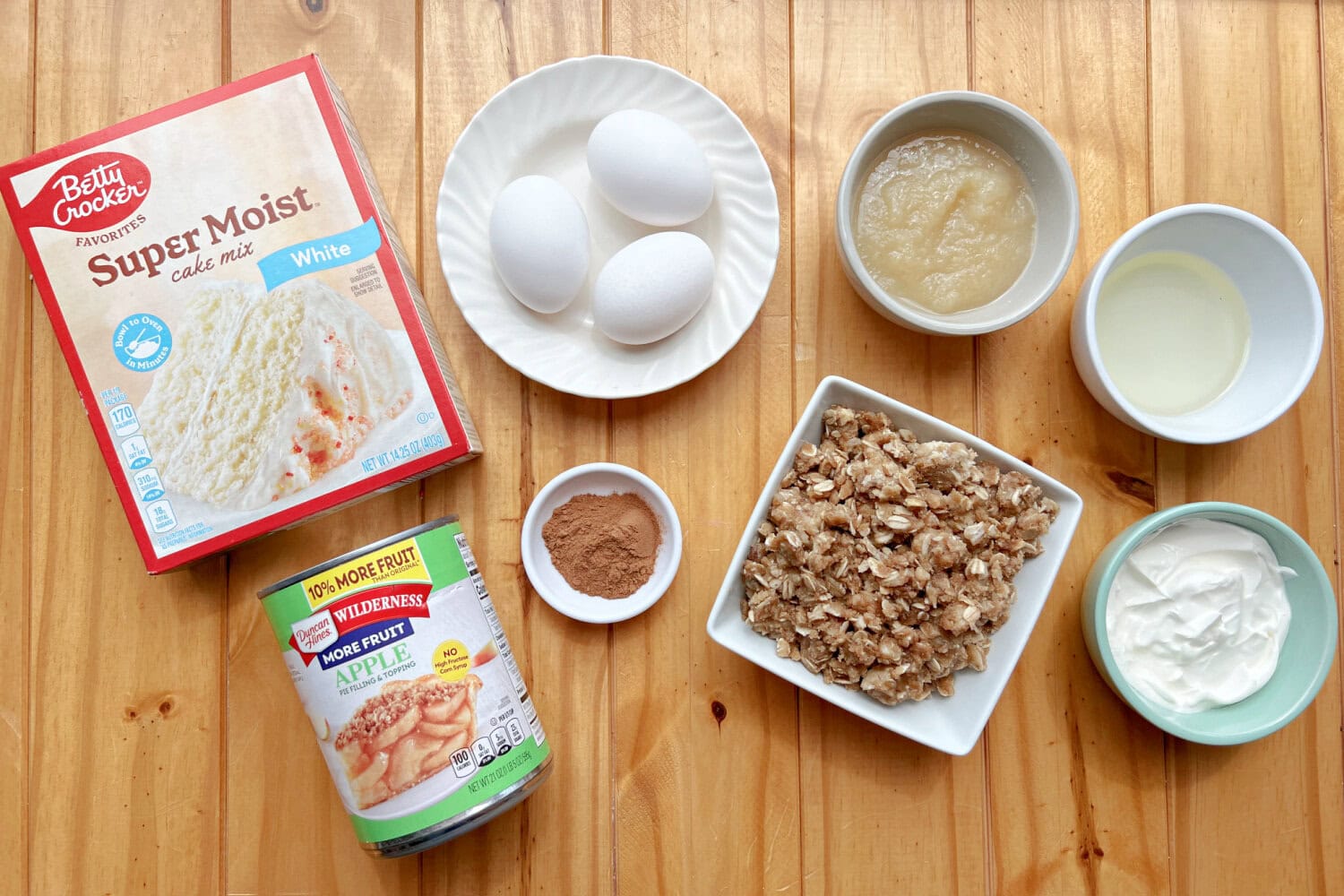 applesauce-crumb-cake-ingredients Applesauce crumb cake ingredients.