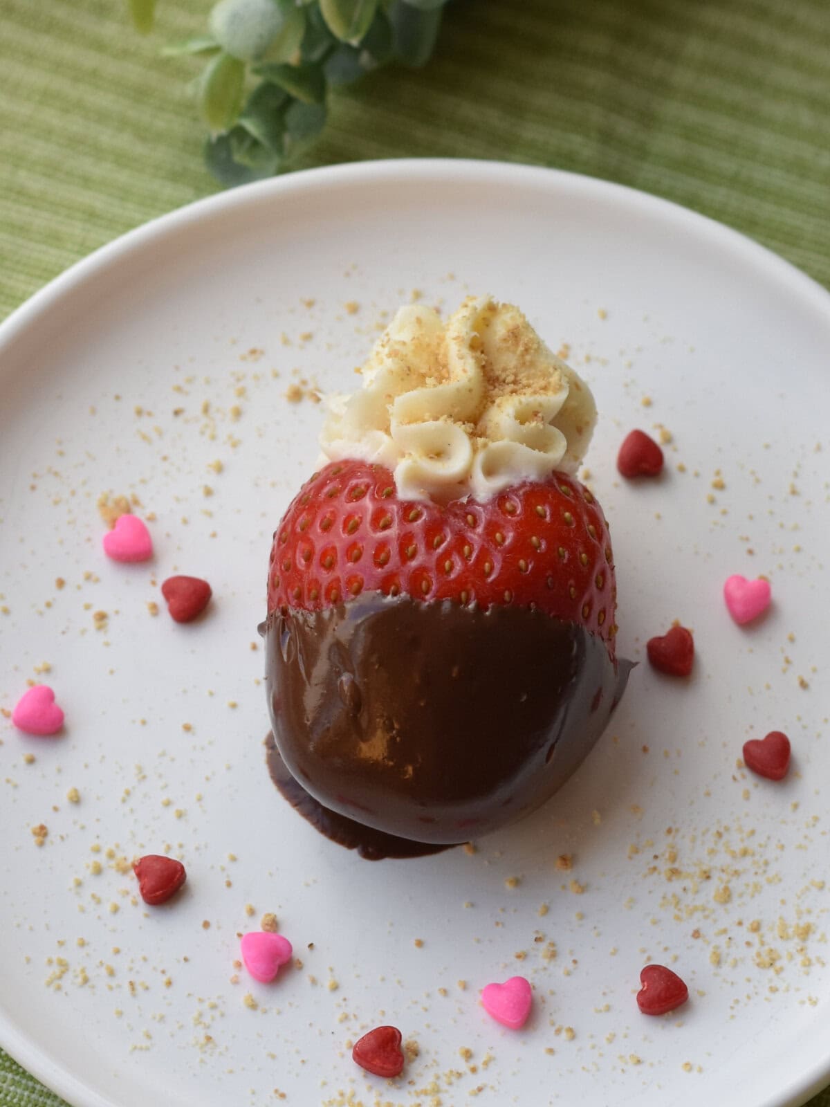 Cheesecake Deviled Strawberries - ChefAlli.com